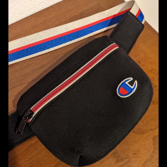 Champion Sling Bag or Fanny Pack - Picture 2 of 13